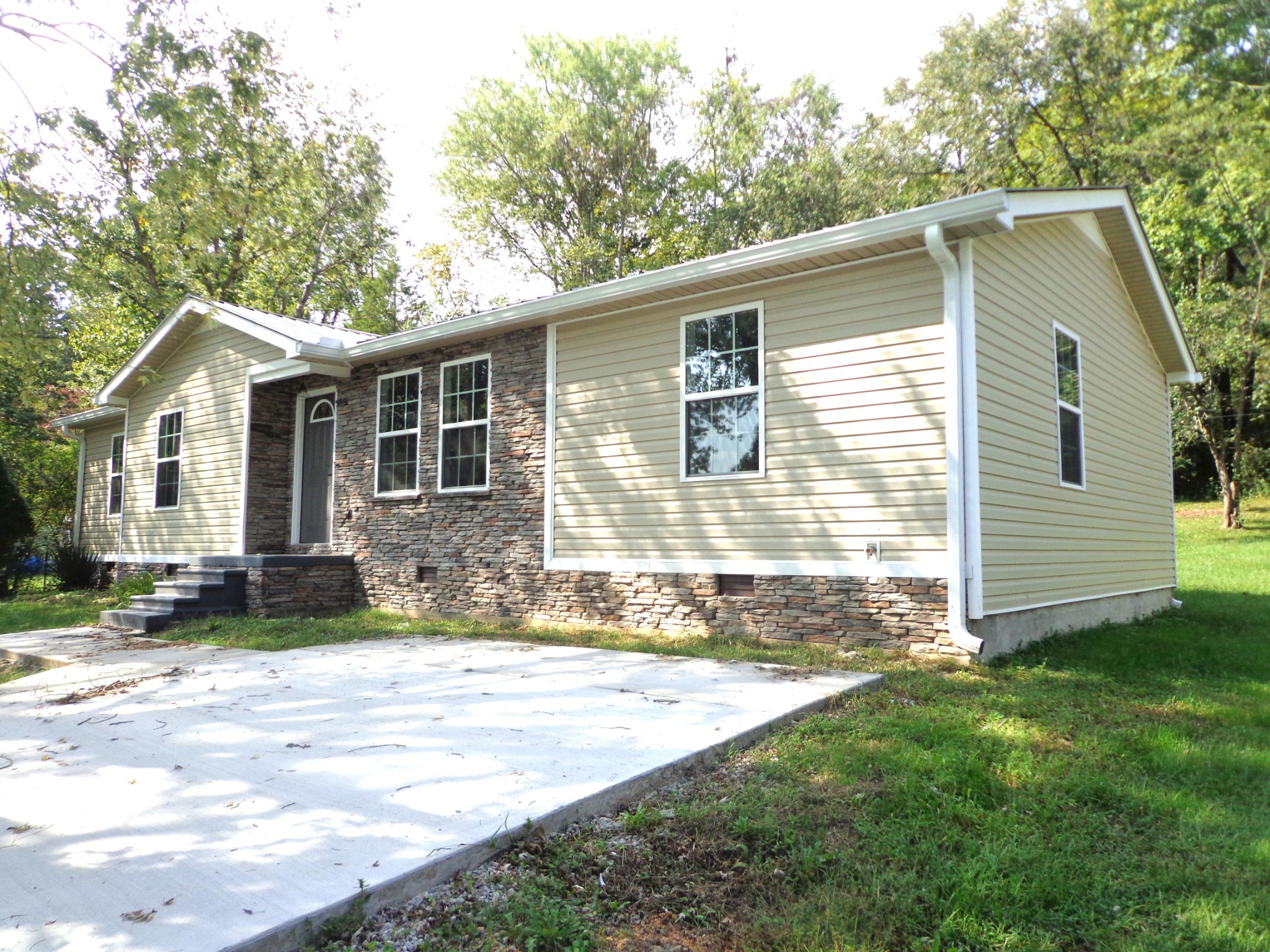32 Circle Dr