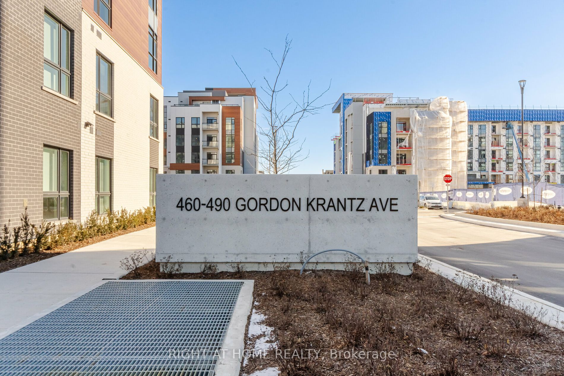 460 Gordon Krantz Ave 213