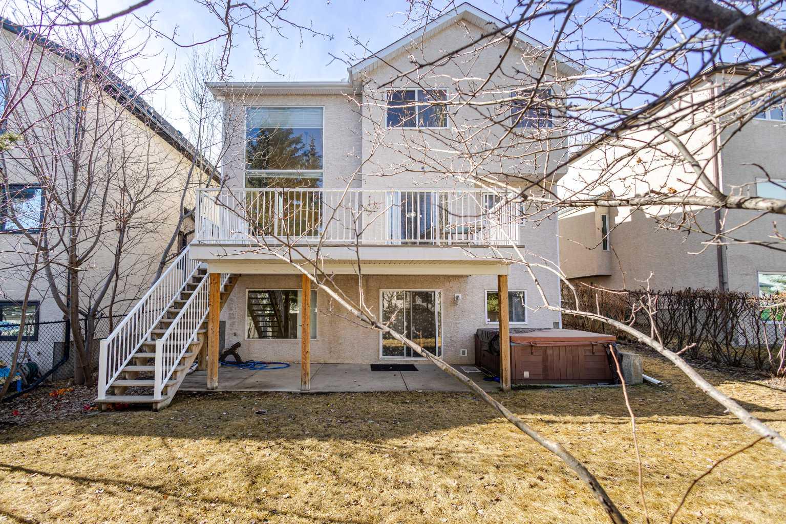 42 Panorama Hills Green NW