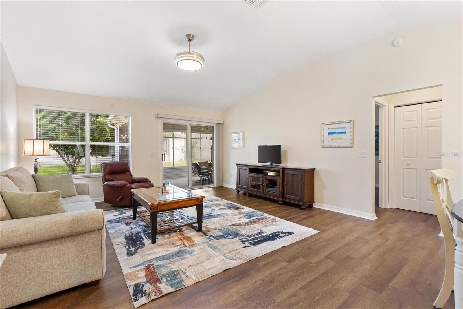 915 Ventura Drive