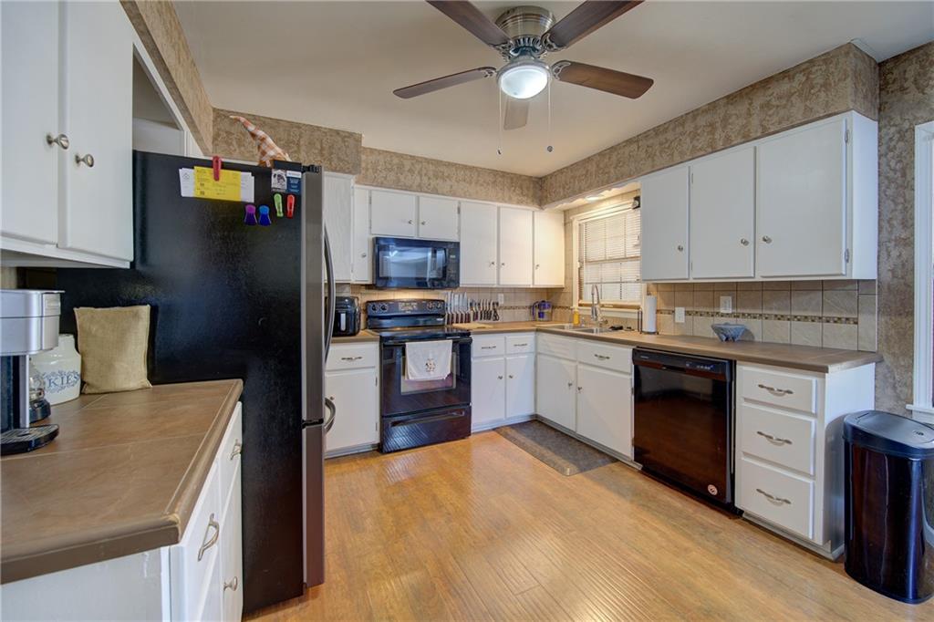 1213 E Fredrickson Drive