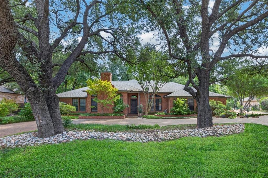 3613 Ridglea Country Club Drive