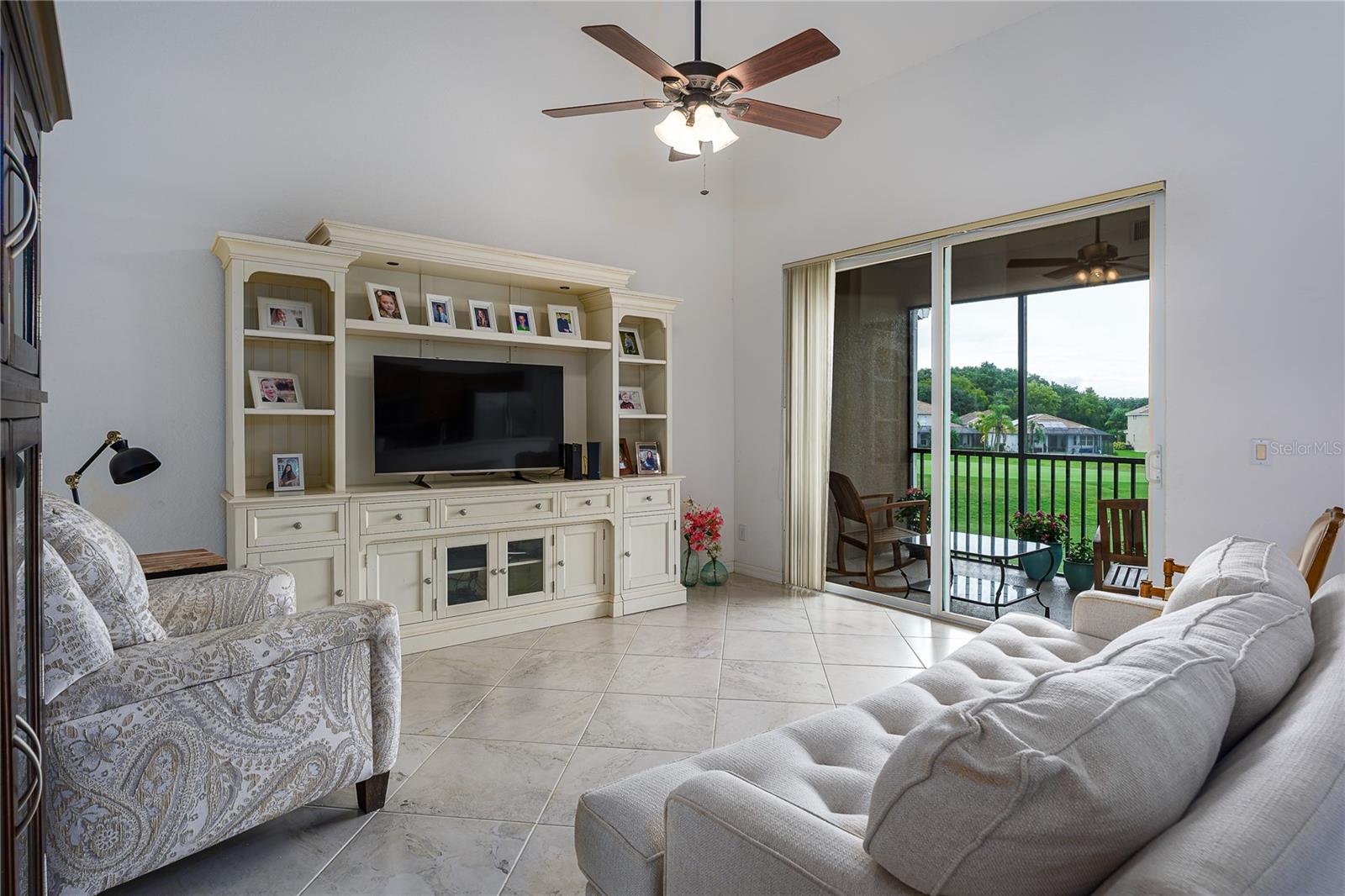 803 Fairwaycove Lane 206