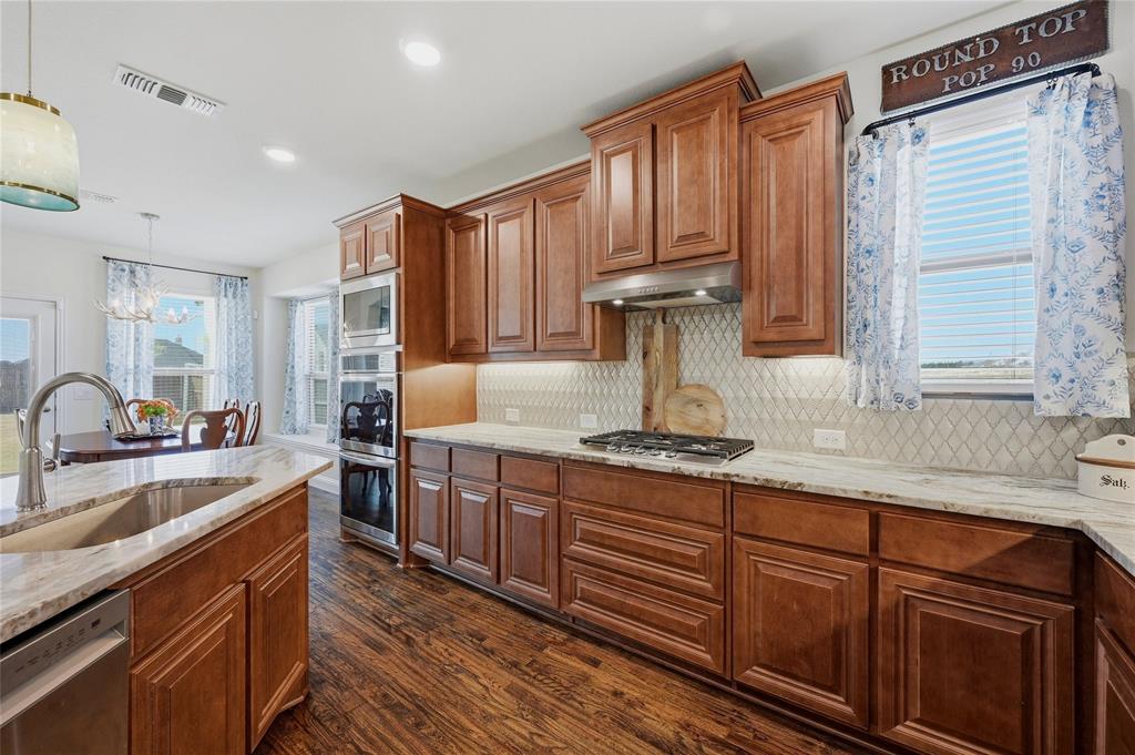 2708 W Cascade Drive