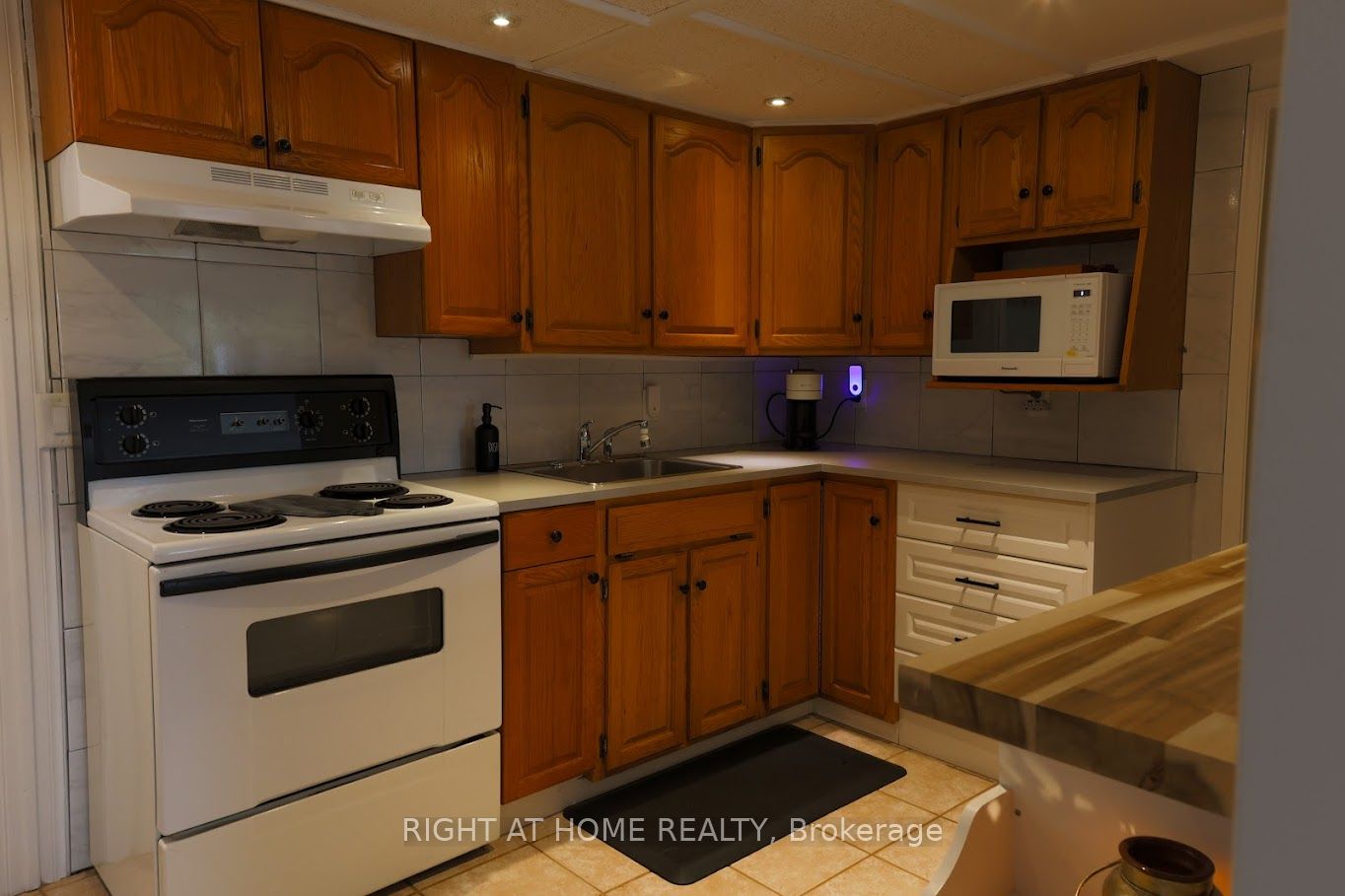 591 N Dunrobin Crt