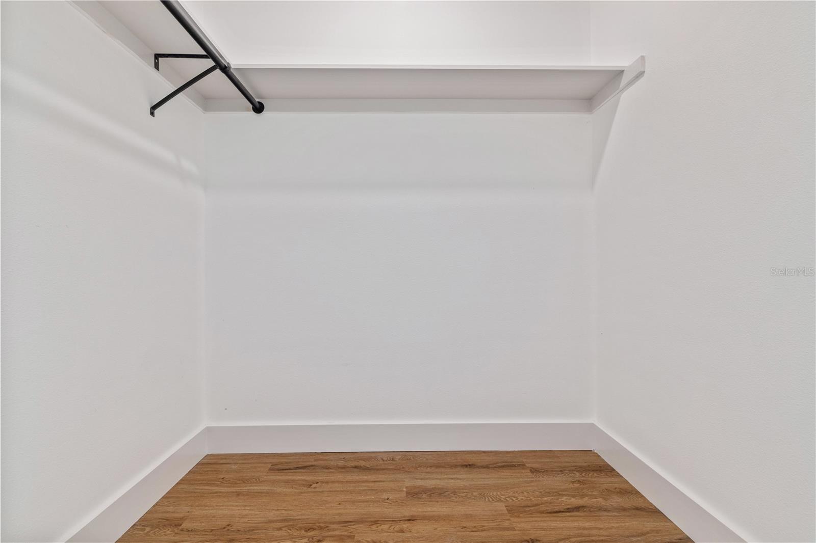 2727 W Chestnut Street