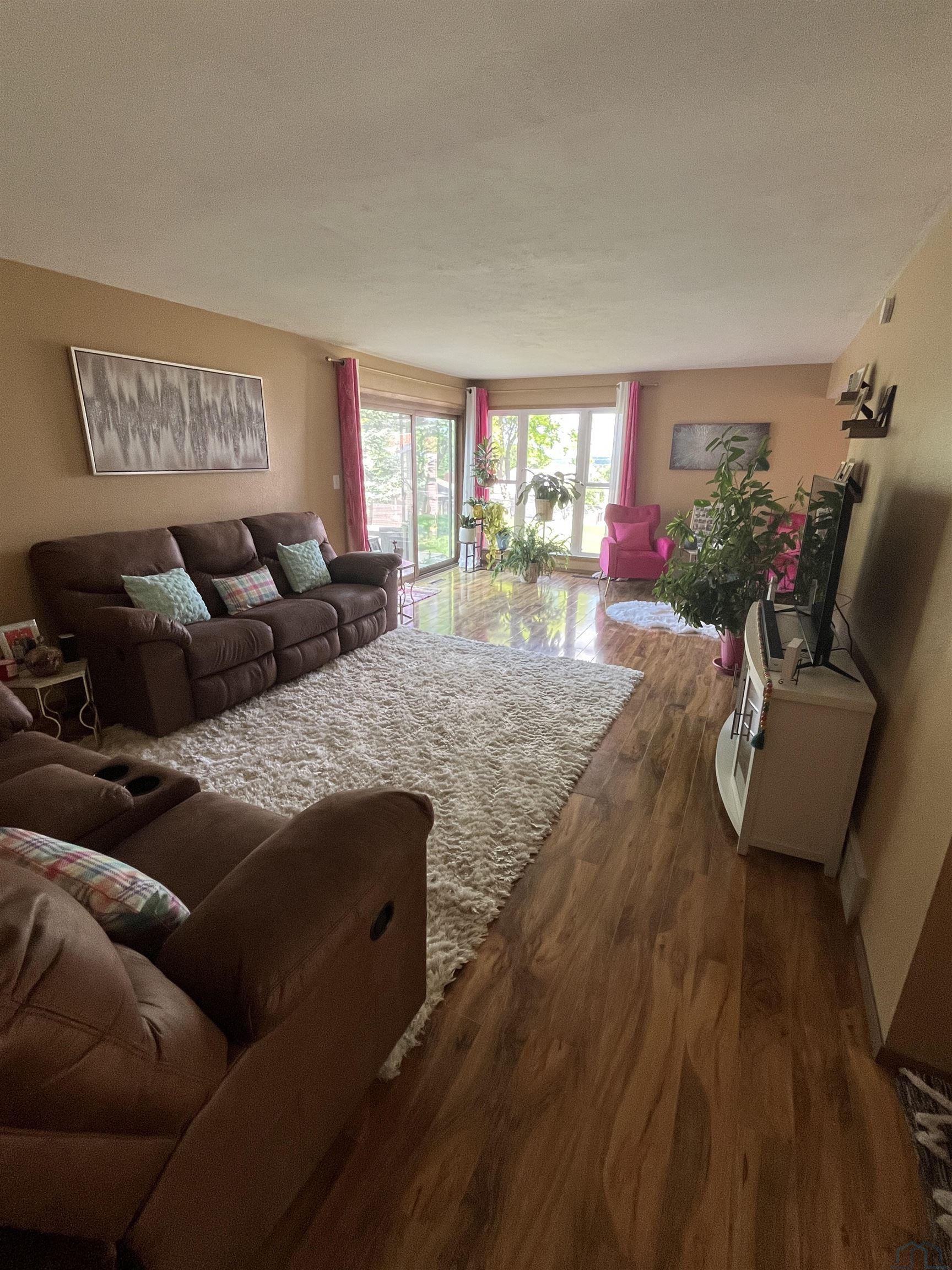 2331 Indian Hills Drive