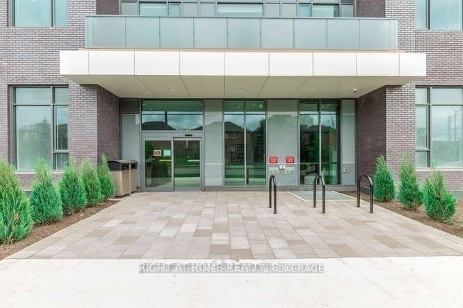 8 Nahani Way 1619