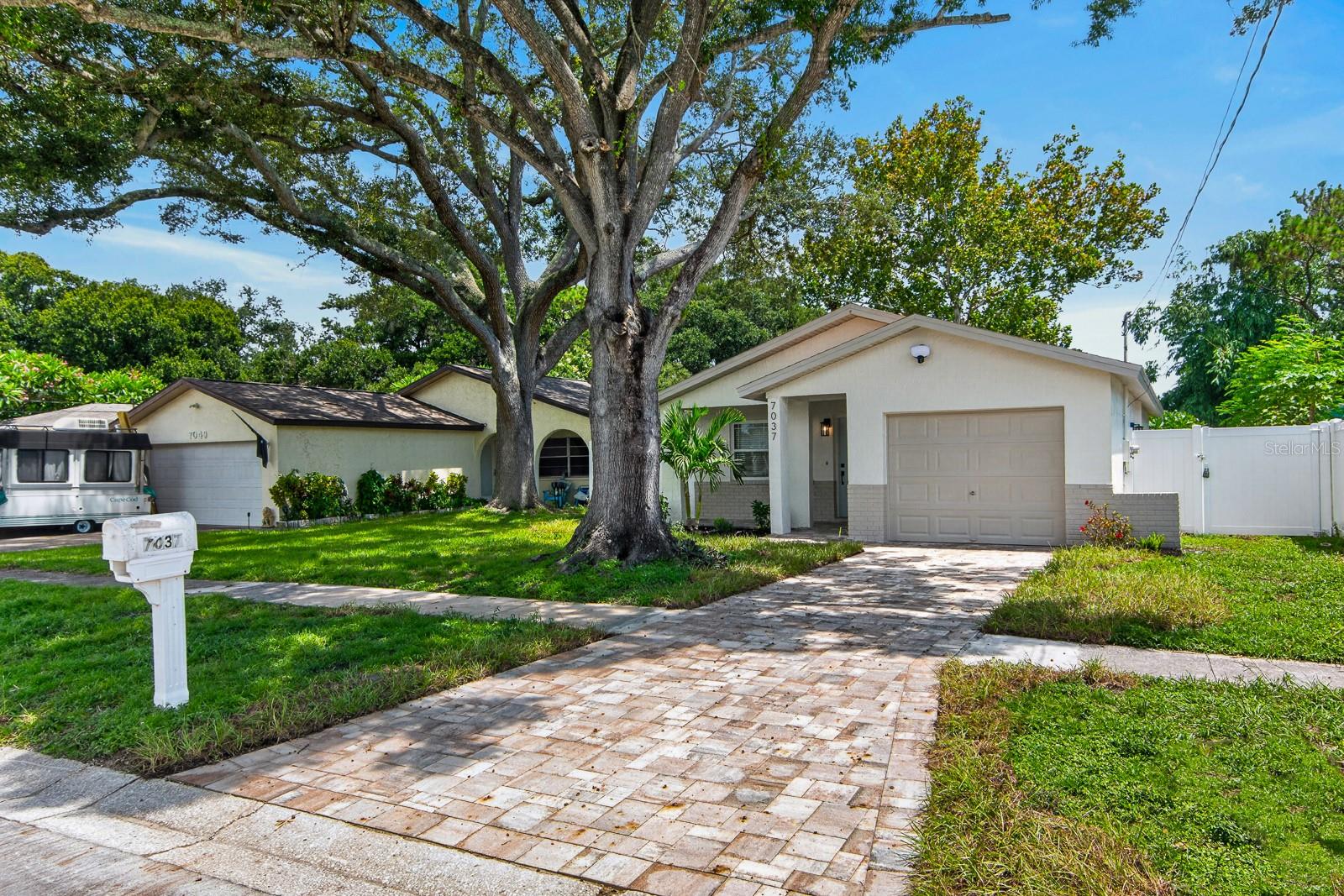 Welcome to this beautifully updated two-bedroom, one-bath home in the heart of Pinellas Park!The thoughtfully redesigned interior features luxury vinyl plank flooring, fresh custom paint insideand out, an updated kitchen with solid-wood cabinetry and soft-close doors, and a spa-inspiredbathroom with stylish finishes. Outside, enjoy impressive curb appeal with a new brick-paverdriveway and a custom brick-paver patio, perfect for relaxing and entertaining. The private lot hasno rear neighbors and is situated in a desirable non-flood-zone location. Conveniently located nearFreedom Lake Park, Helen Howarth Community Park, England Brothers Park, the Tampa BayAutomobile Museum, Pinellas Arts Village, The Shoppes at Park Place, popular restaurants,entertainment, and major roadways, with easy access to downtown St. Petersburg, Clearwater,Tampa, and the beautiful Gulf beaches. This move-in-ready home combines modern comfort,privacy, and an outstanding central location. Schedule your private showing today!