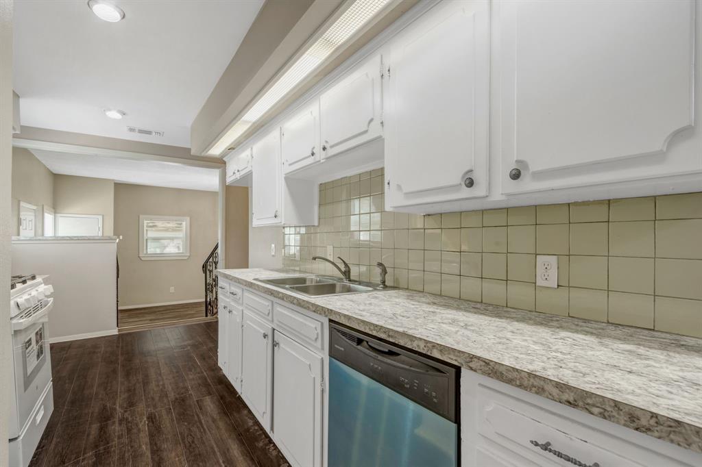 3119 Bertrand Avenue