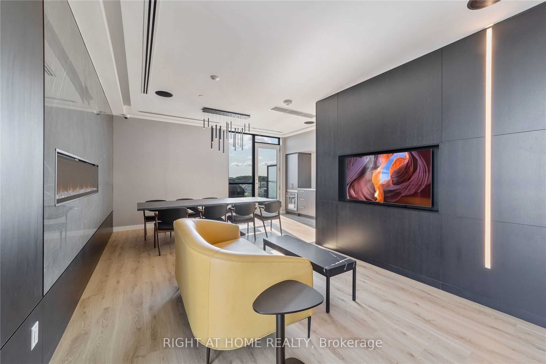 681 Yonge St 621