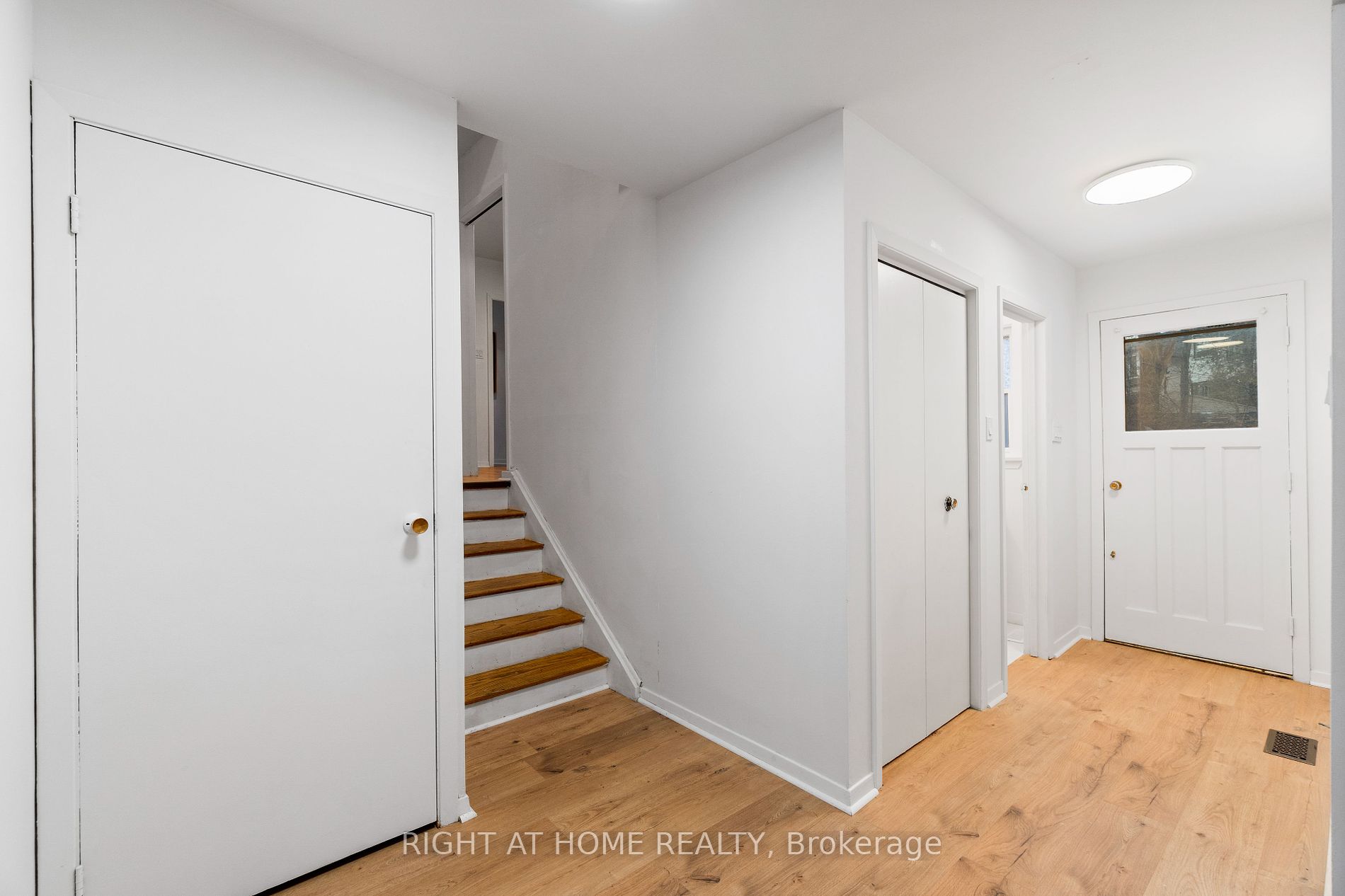 19 Waring Crt