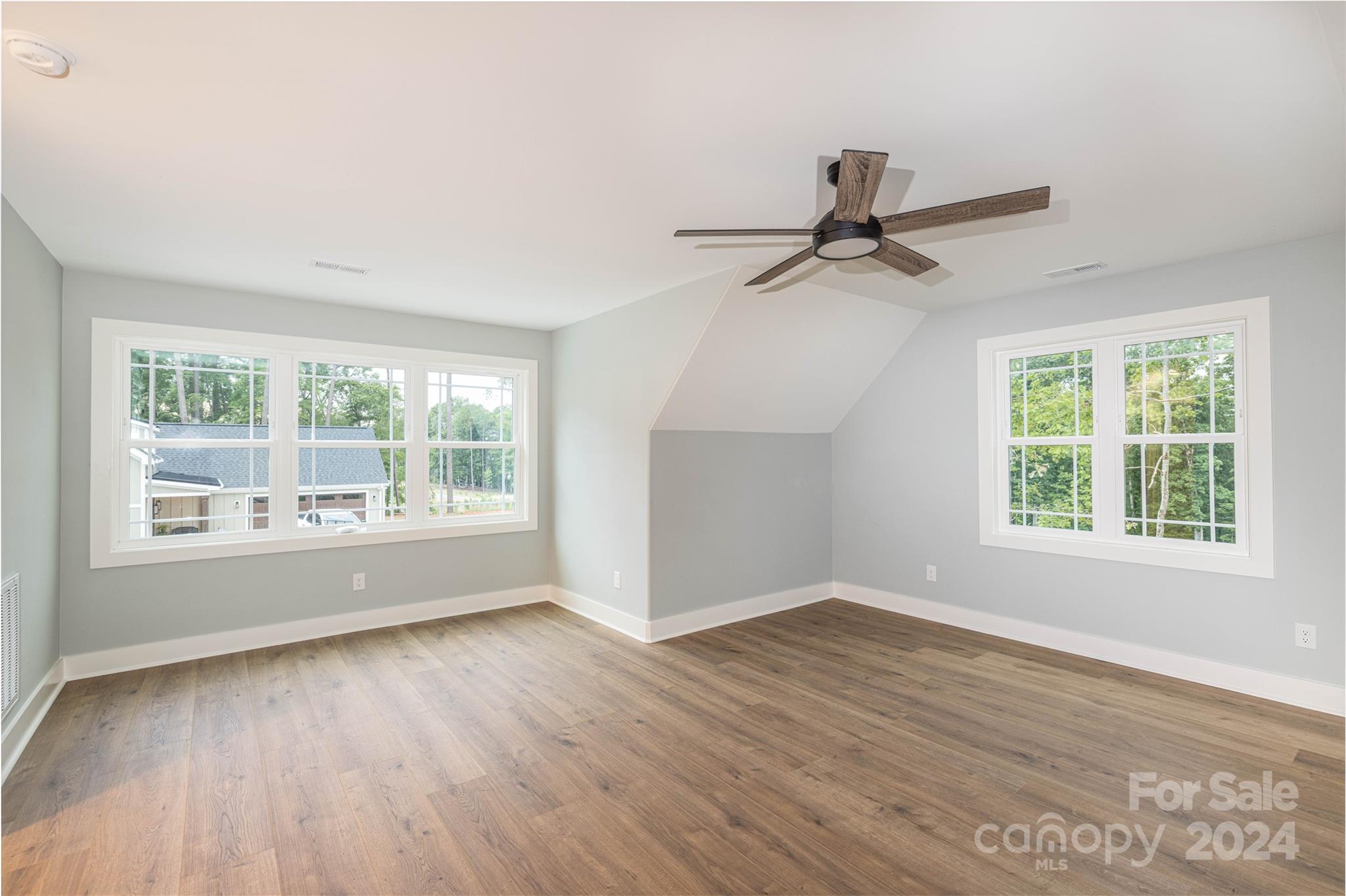 143 Eagle Point