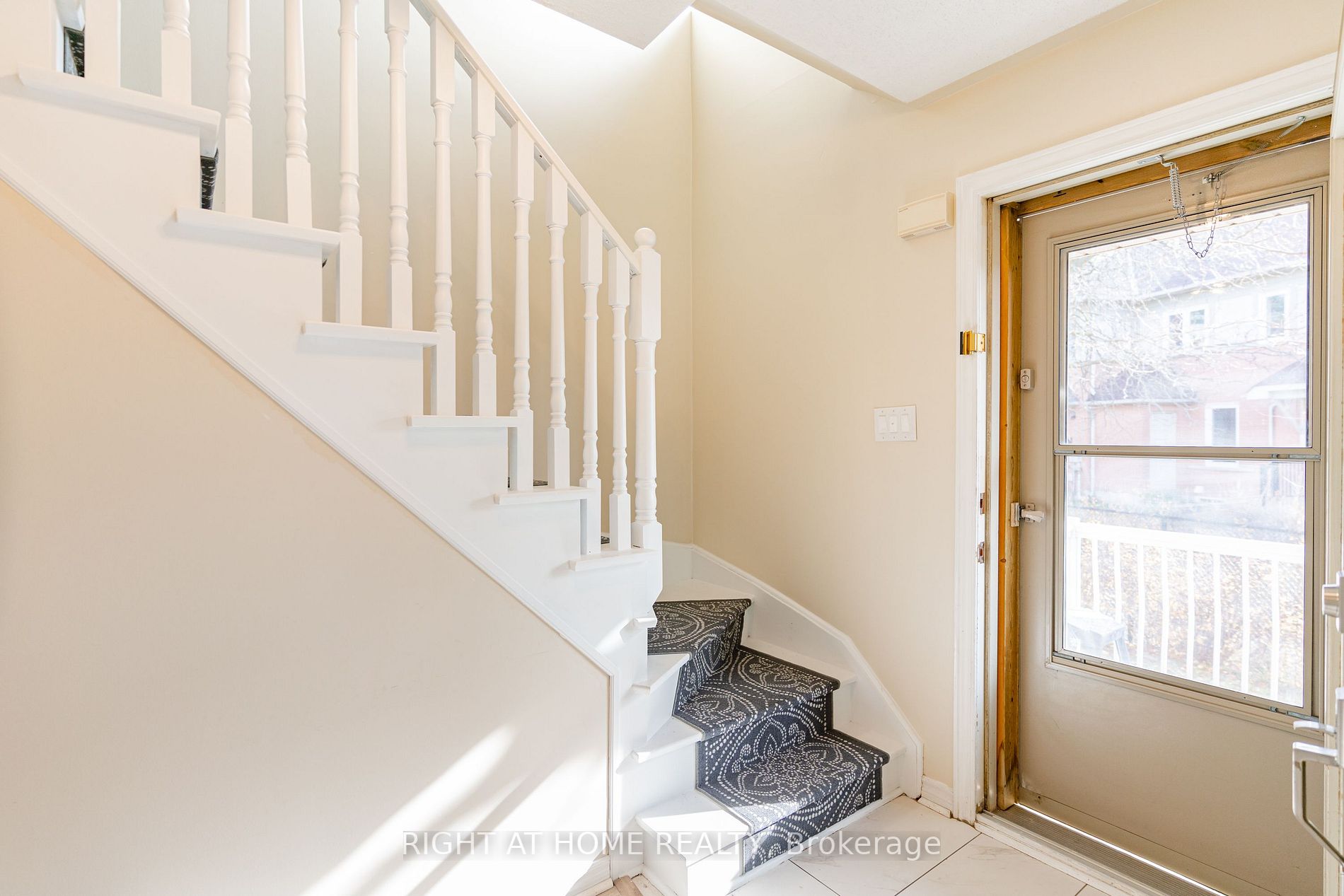 27 Quail Feather Cres