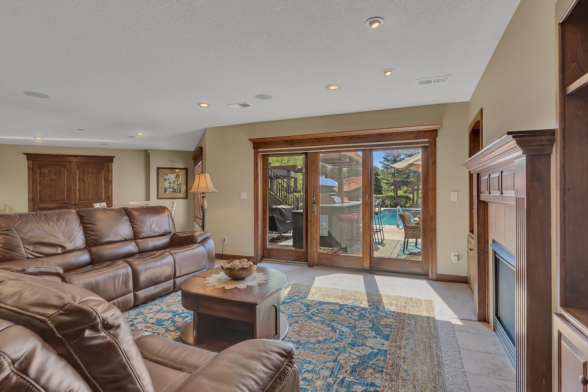 2255 Chelmsford Lane