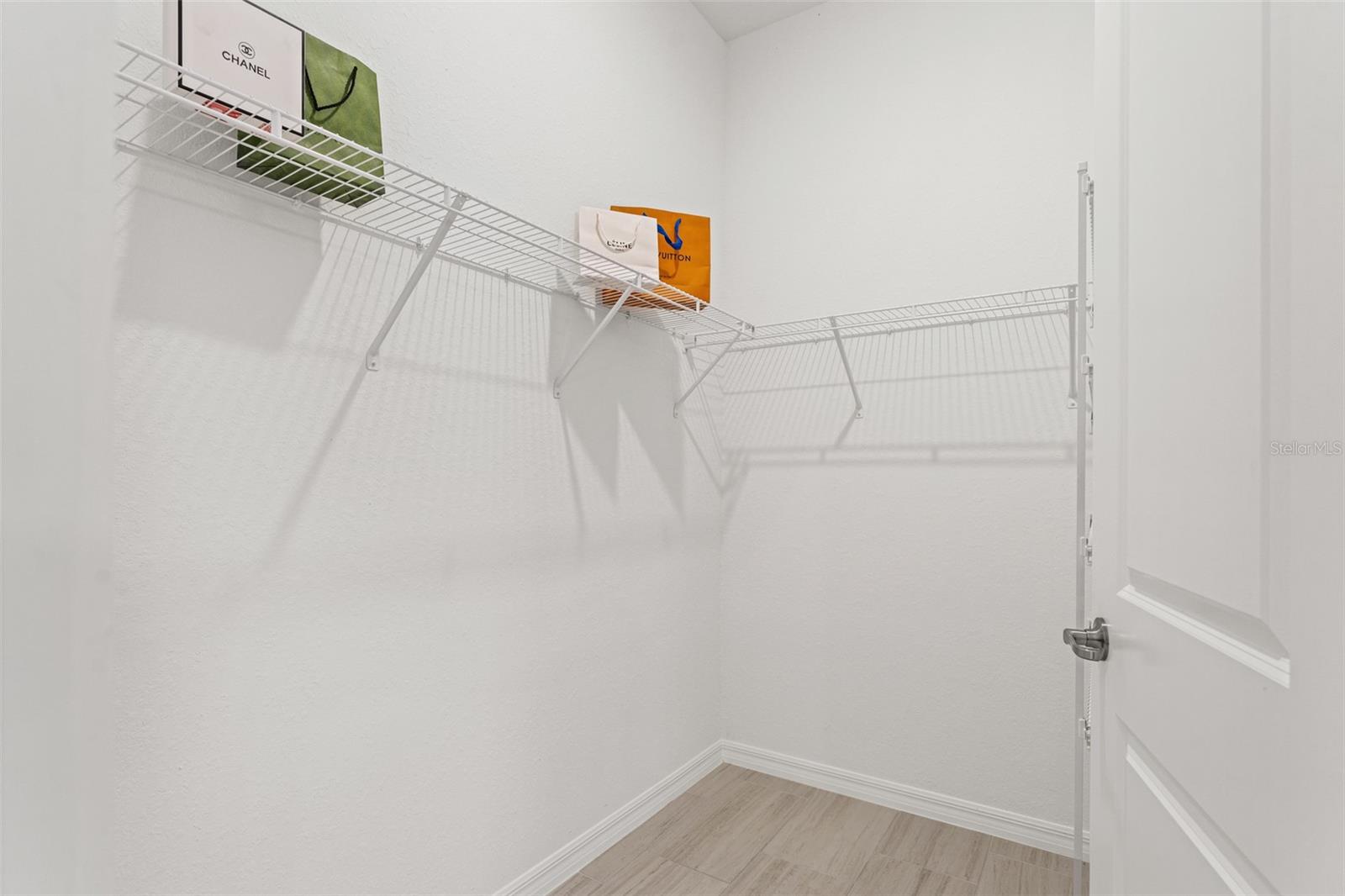 5535 Lightning Whelk Lane