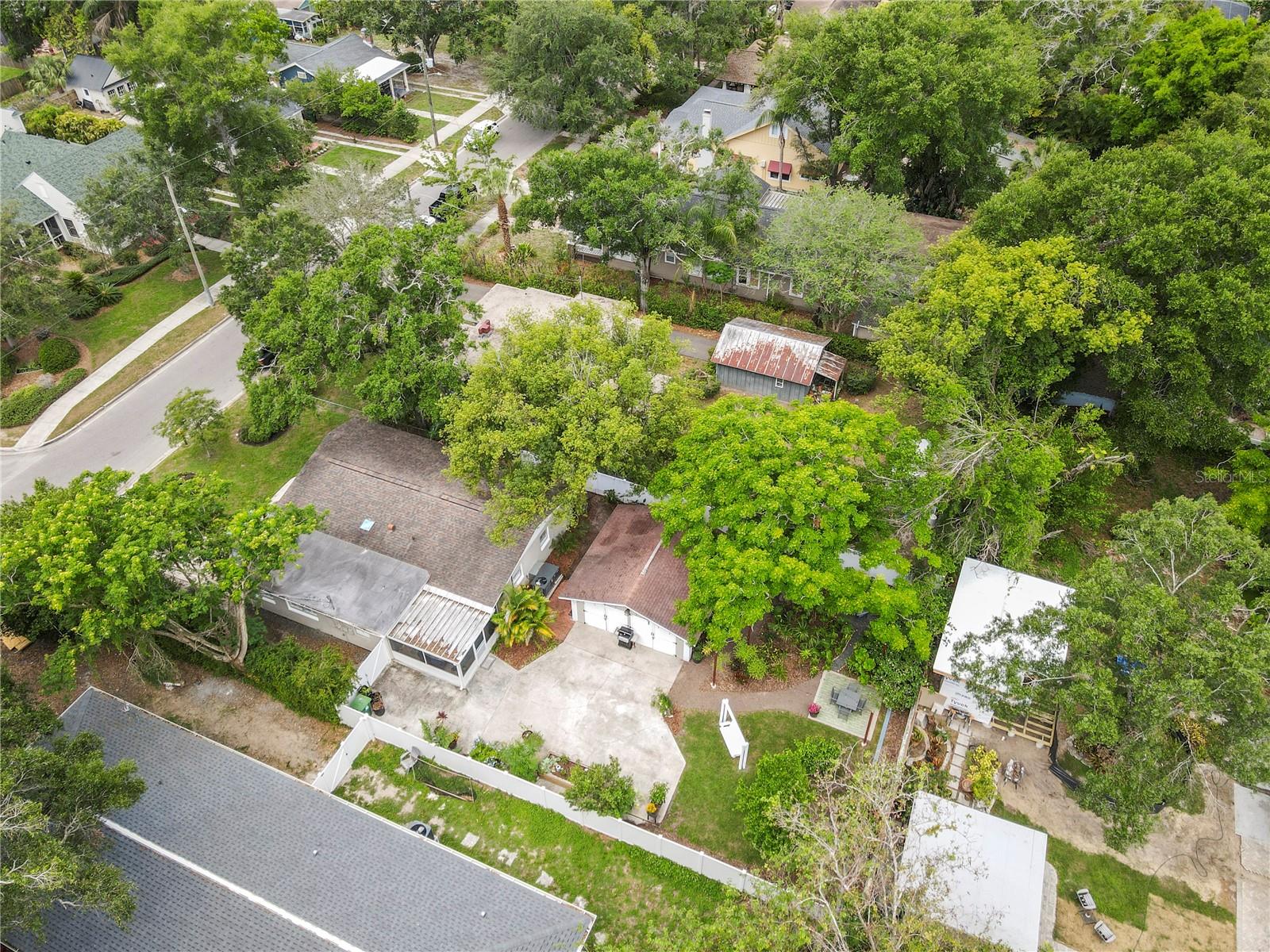 1226 E Henry Avenue