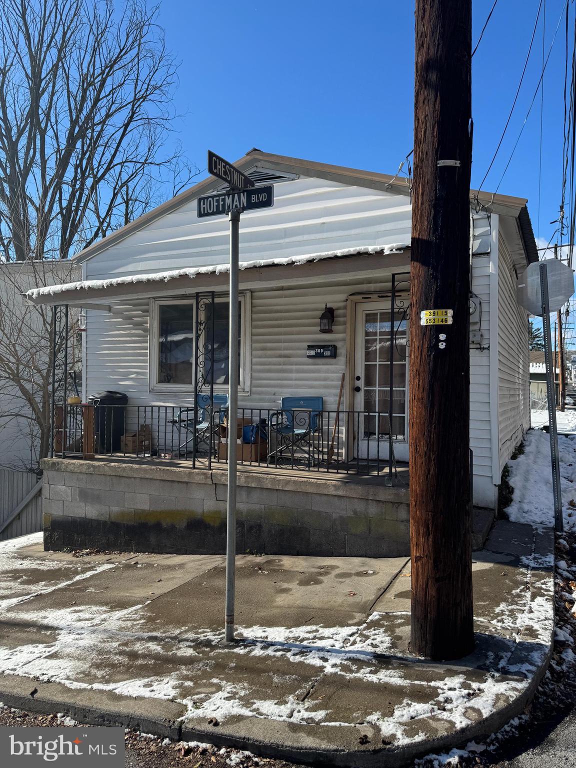 8 NHoffman Blvd  