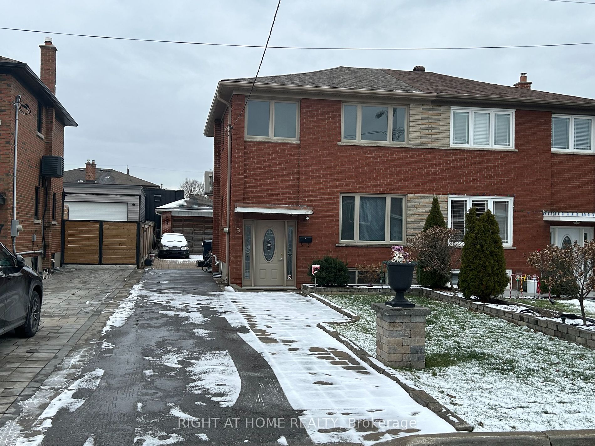 9 Snowood Crt
