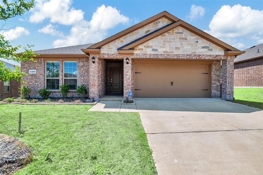 1109 Bois Darc Lane