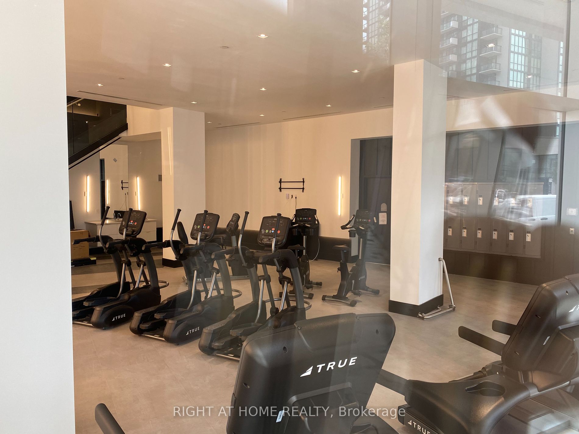 2908 W Highway 7 Rd 3709