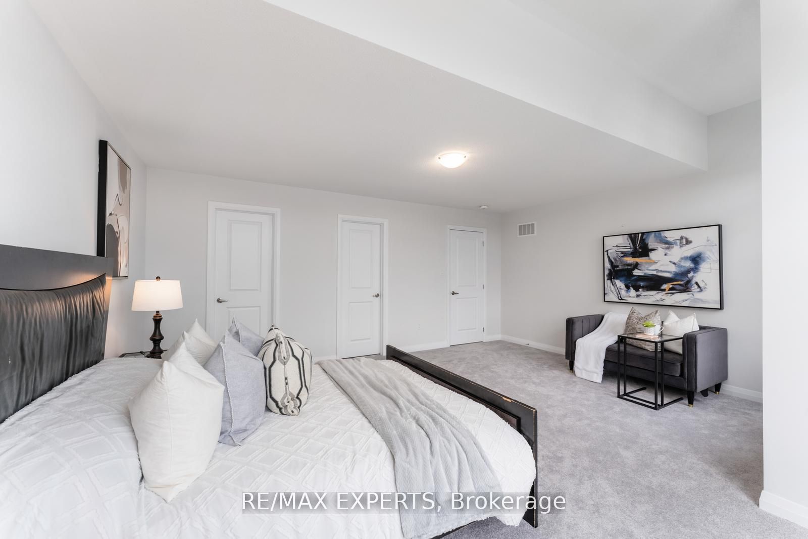 1583 Stovell Cres