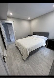 155 S Wentworth St Upper