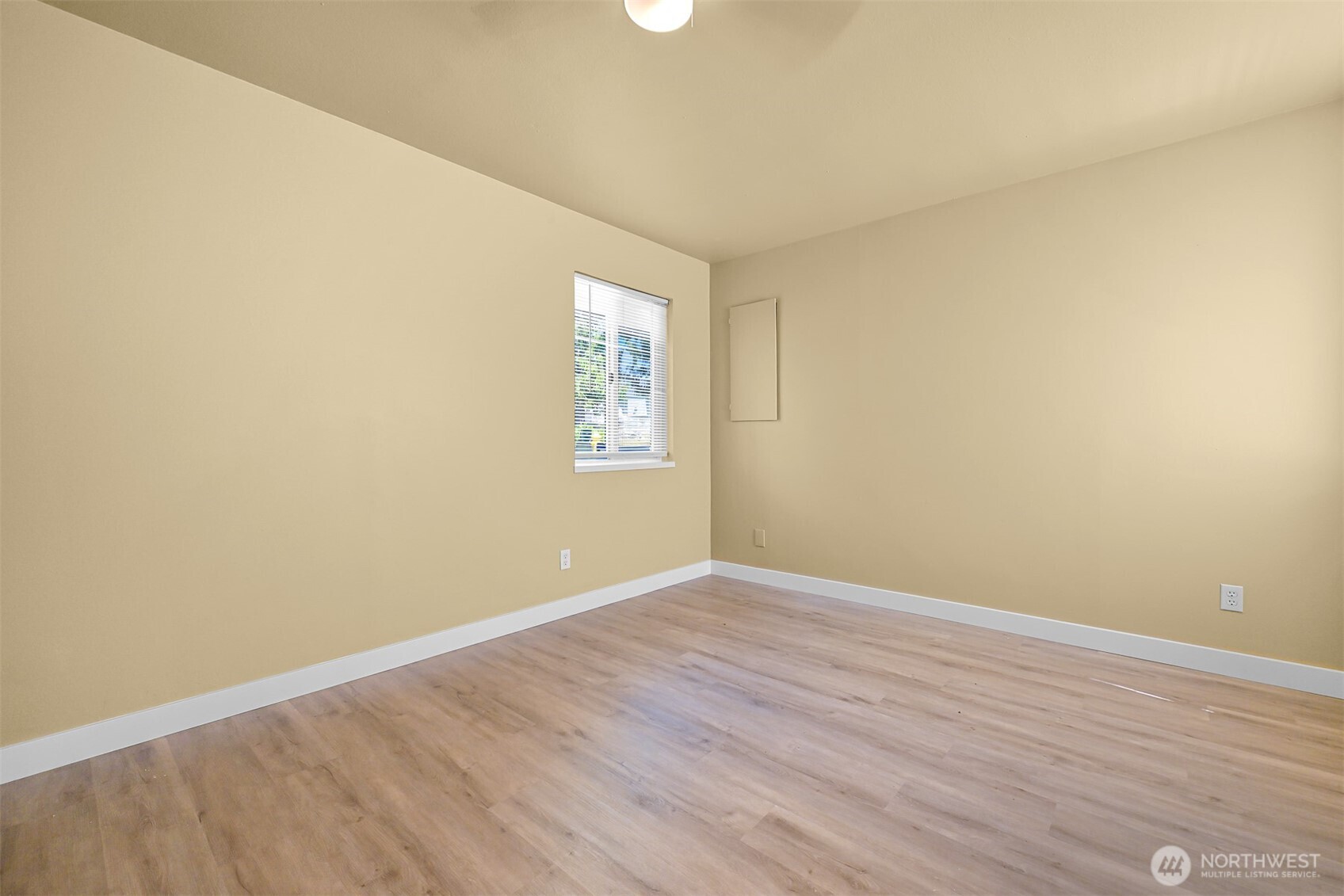 4482 Moresby Way