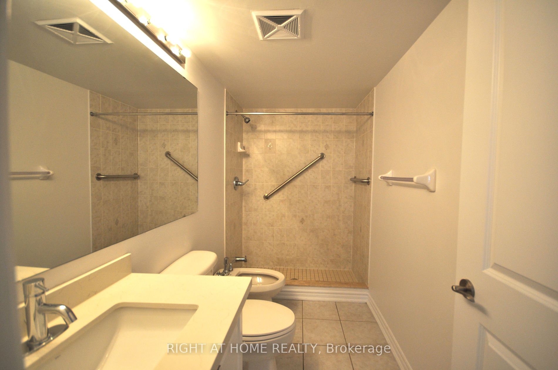 8026 Kipling Ave 201