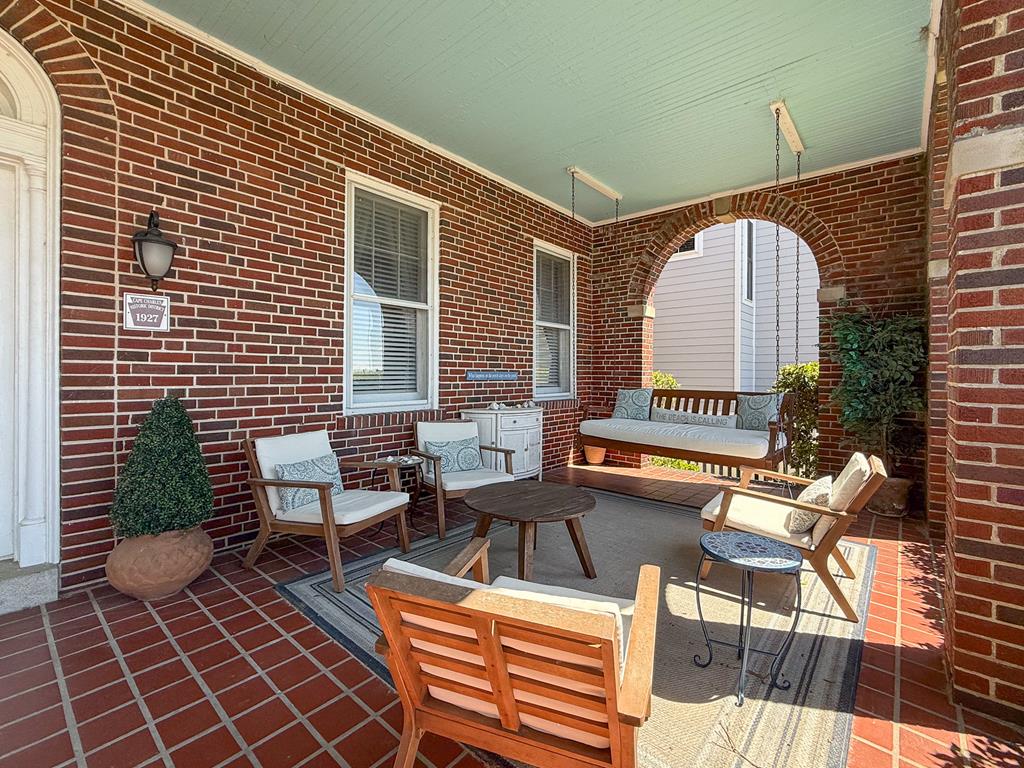212 Bay Ave 9A