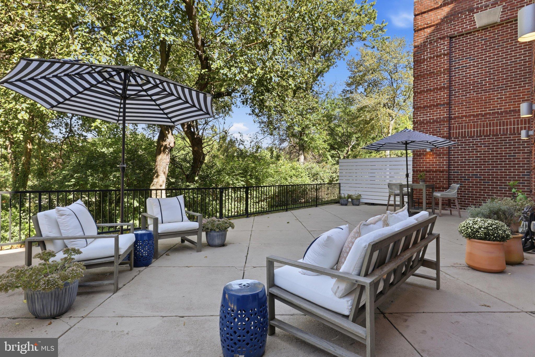 625 Slaters Lane G-03
