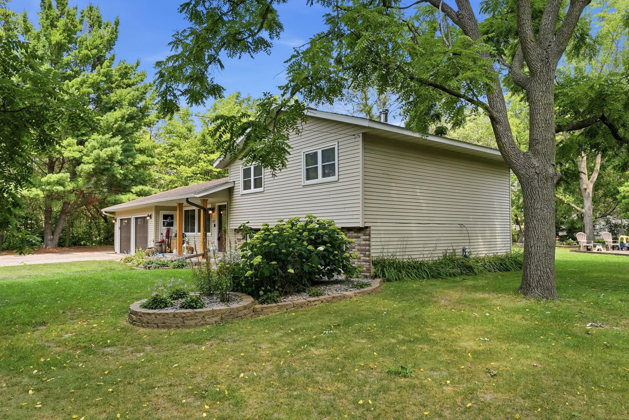 214 Highview Drive W