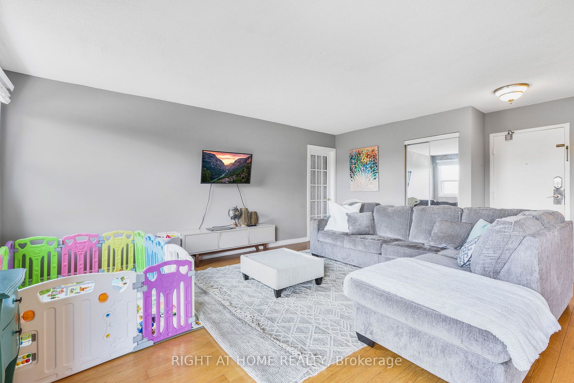 793 E Colborne St 501