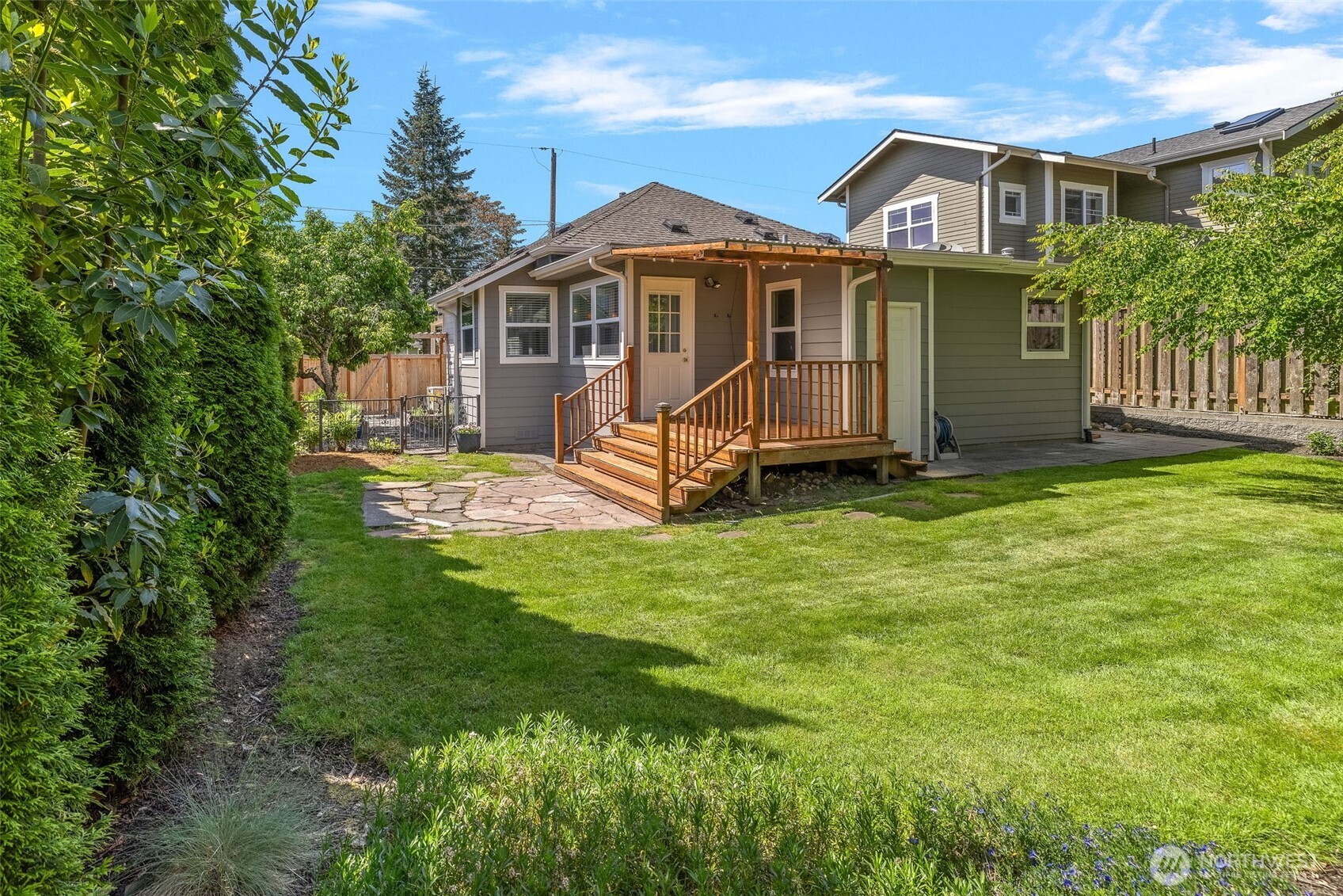 3228 39th Avenue SW