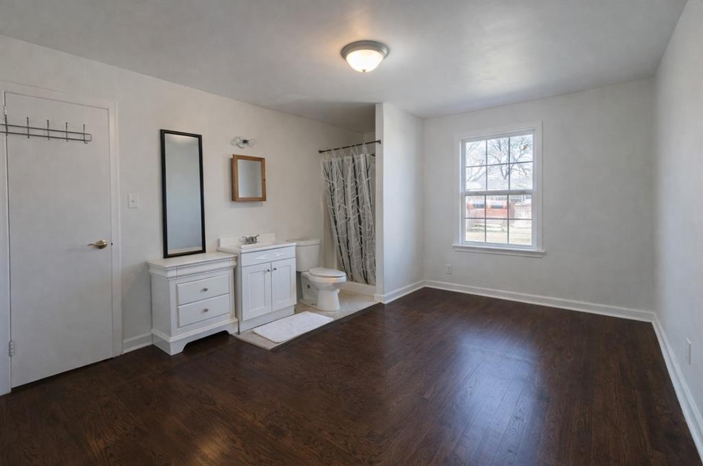 1716 Ridgewood Drive