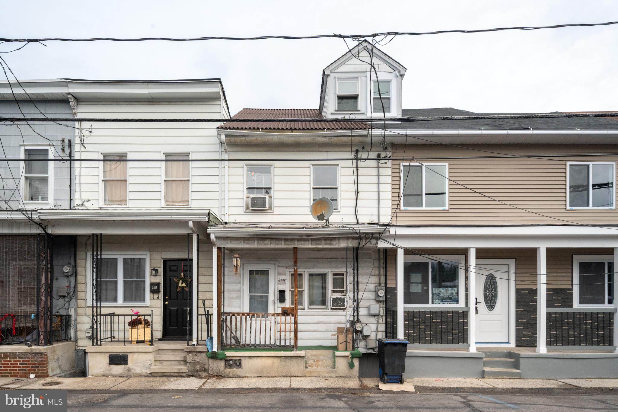 444 Lewis St  
