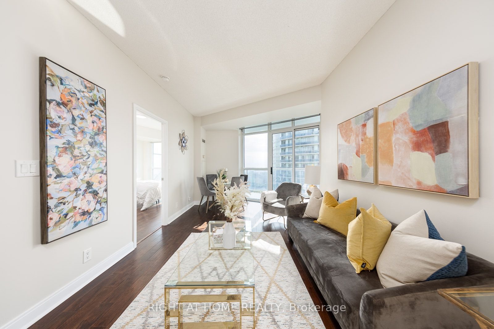 80 Absolute Ave 2706