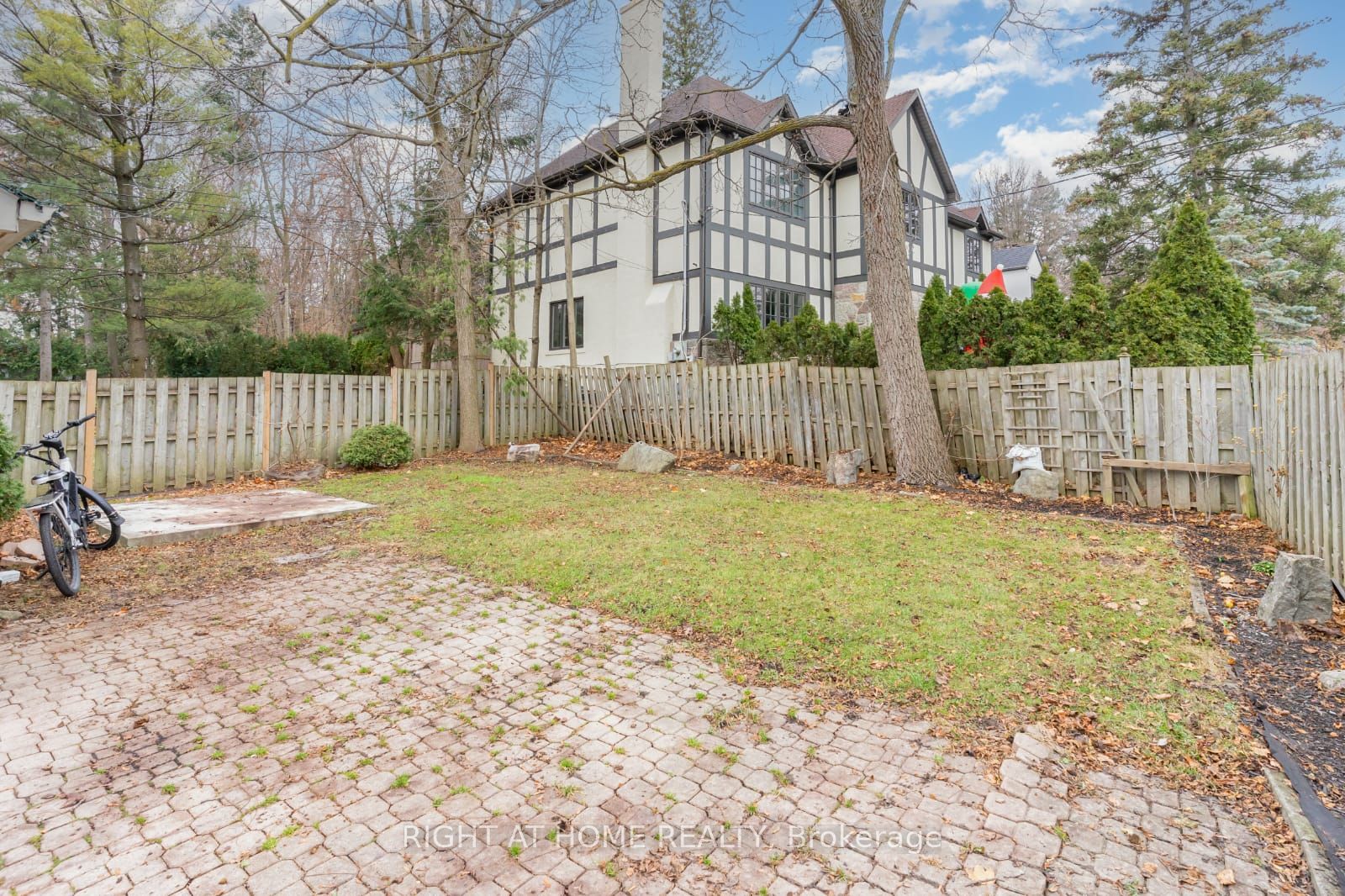 256 The Kingsway N/A Unit