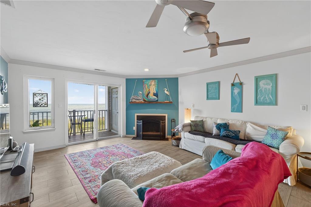 810 E Ocean View Avenue 201