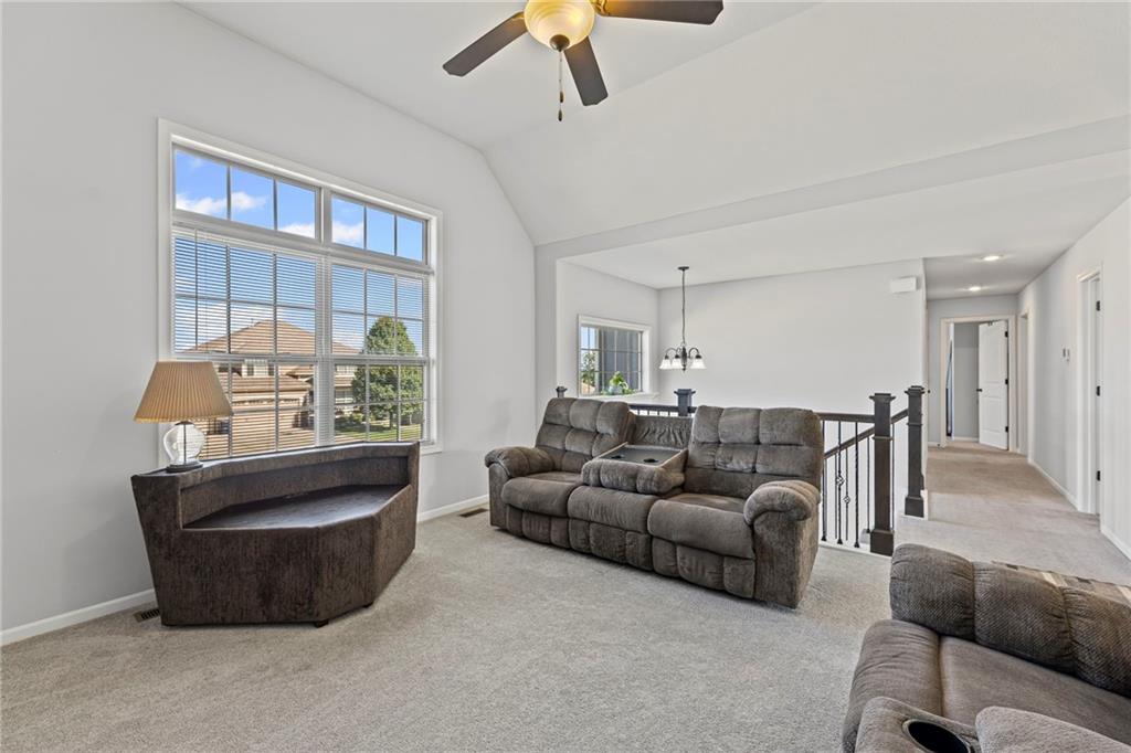 6720 N Cypress Avenue