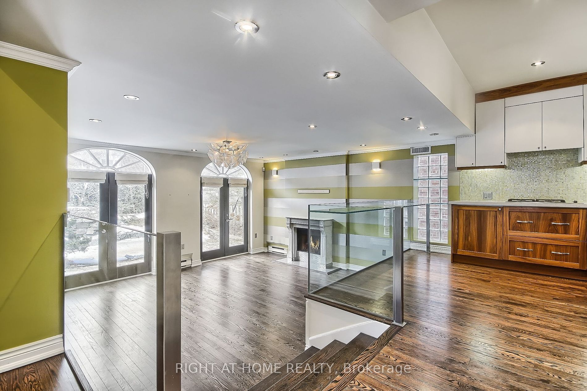17 Silverwood Ave