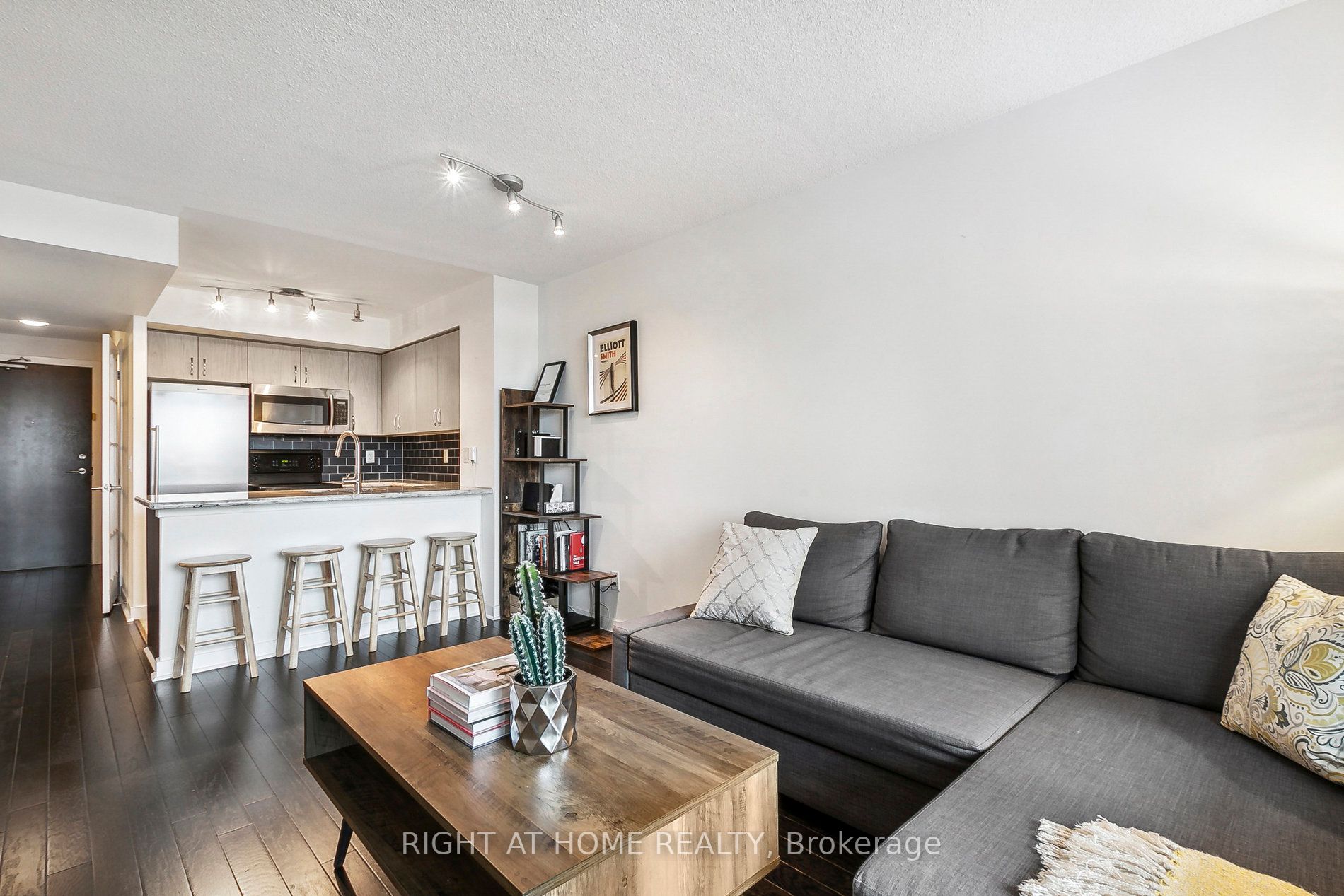 50 Lynn Williams St 1506