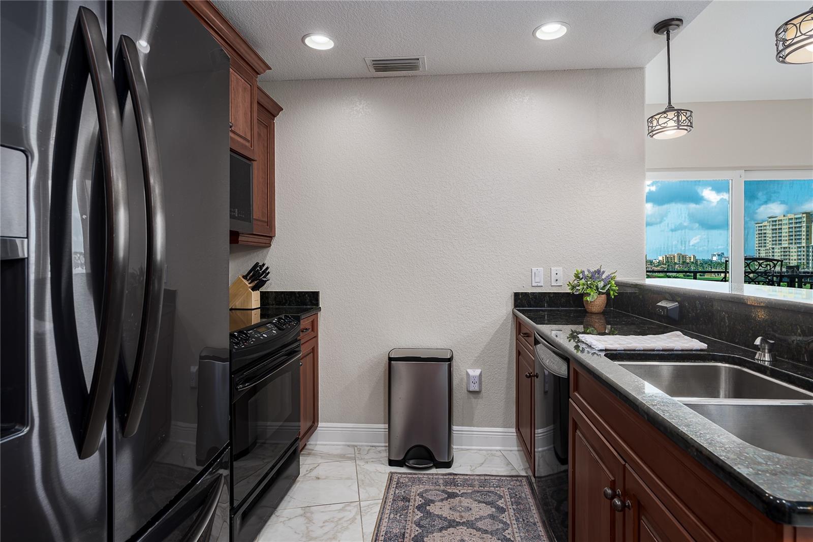 501 Haben Boulevard 605