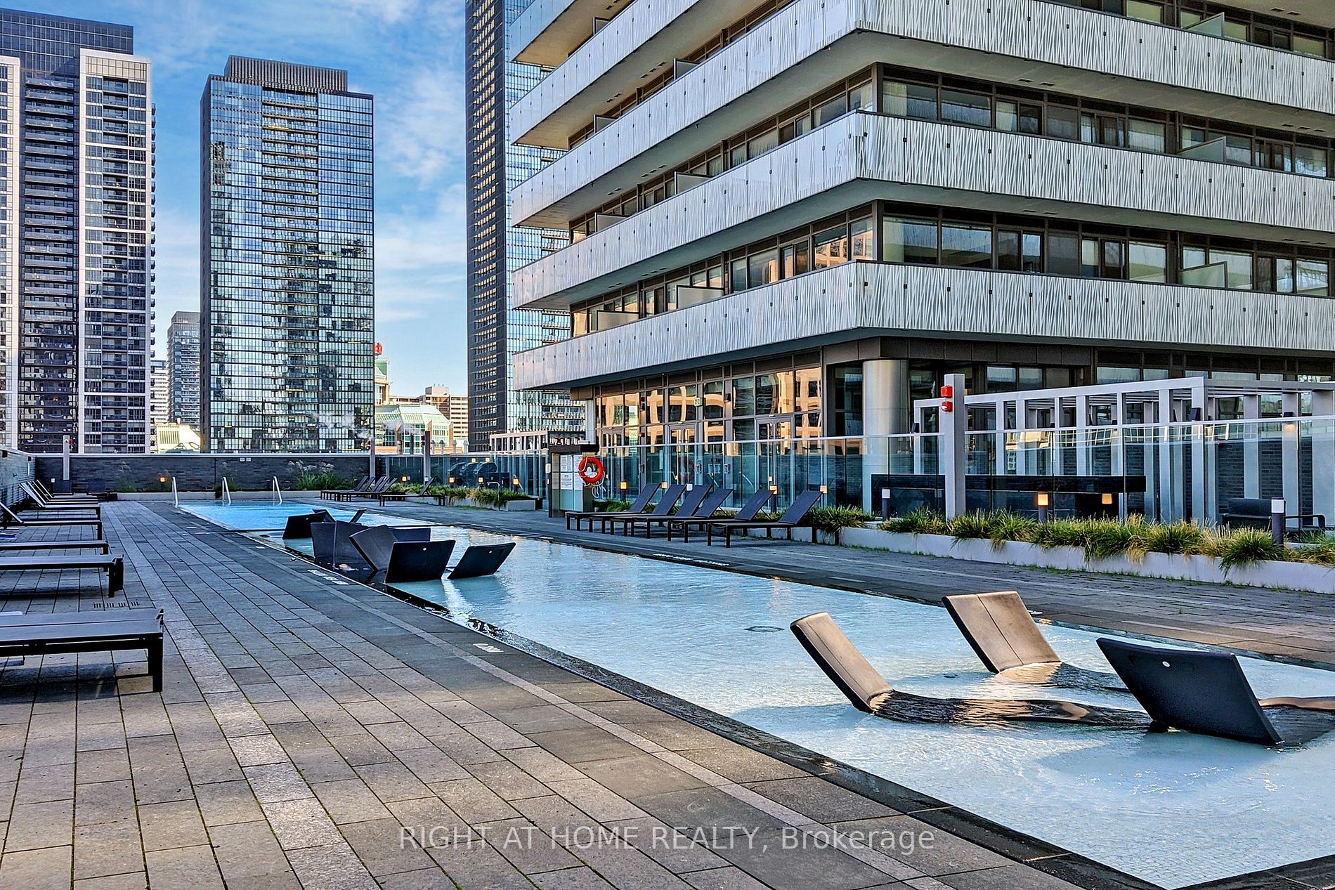 50 E Charles St 2607