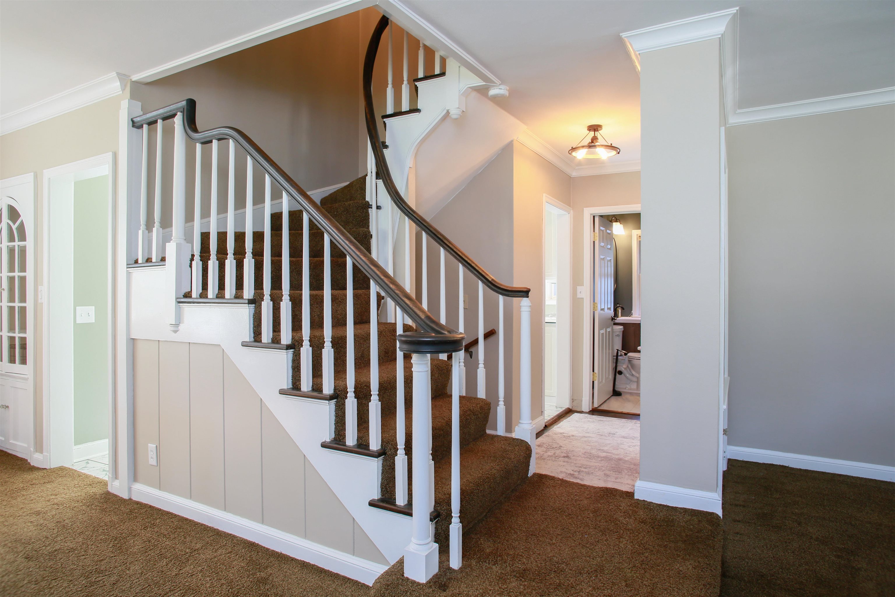1325 W Lincoln