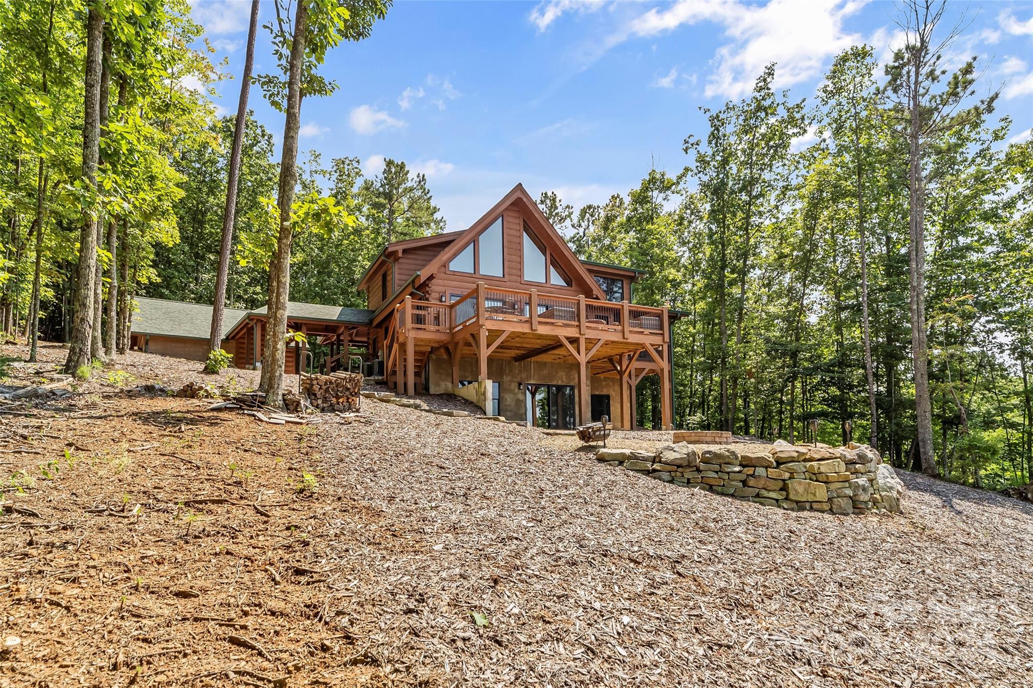 573 Lakeview Trail