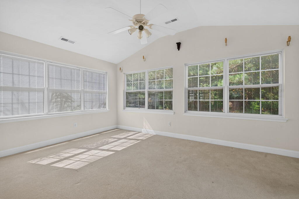 118 Saratoga Place 32