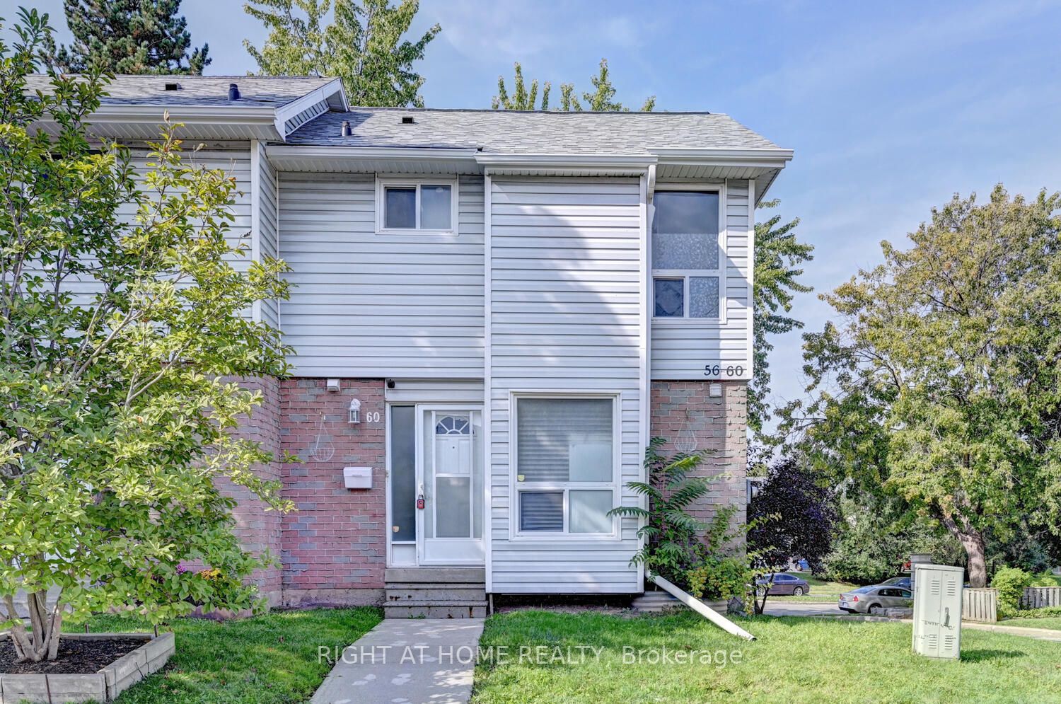 32 Mowat Blvd 60