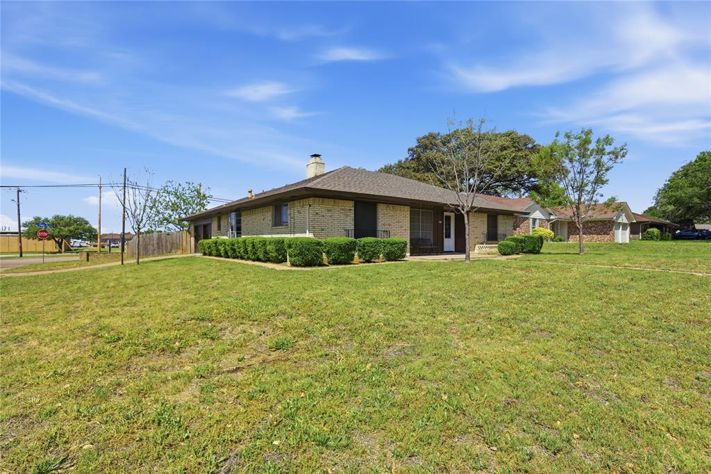 1910 Green Meadow Court