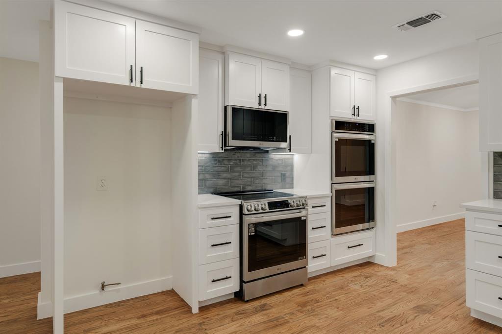 2011 Riverforest Drive